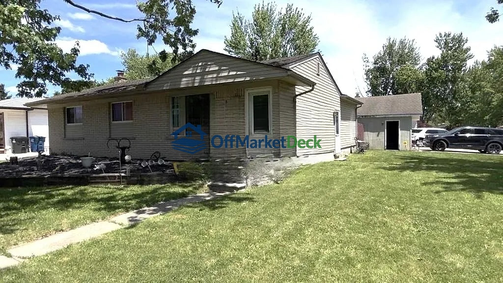 Off-market house in Westland, Michigan — 3 beds, 1 bath, $205,495 — photo 4 of 8