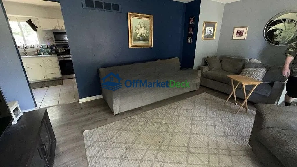 Off-market house in Westland, Michigan — 3 beds, 1 bath, $205,495 — photo 8 of 8