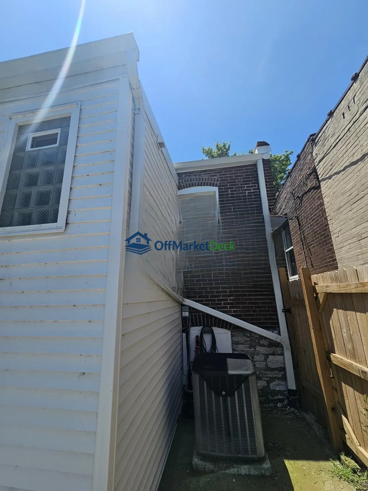 Off-market house in St. Louis, Missouri — 1 bed, 1 bath, $79,900 — photo 3 of 8