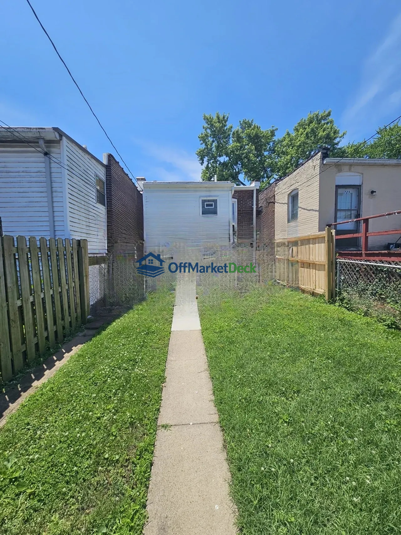 Off-market house in St. Louis, Missouri — 1 bed, 1 bath, $79,900 — photo 4 of 8