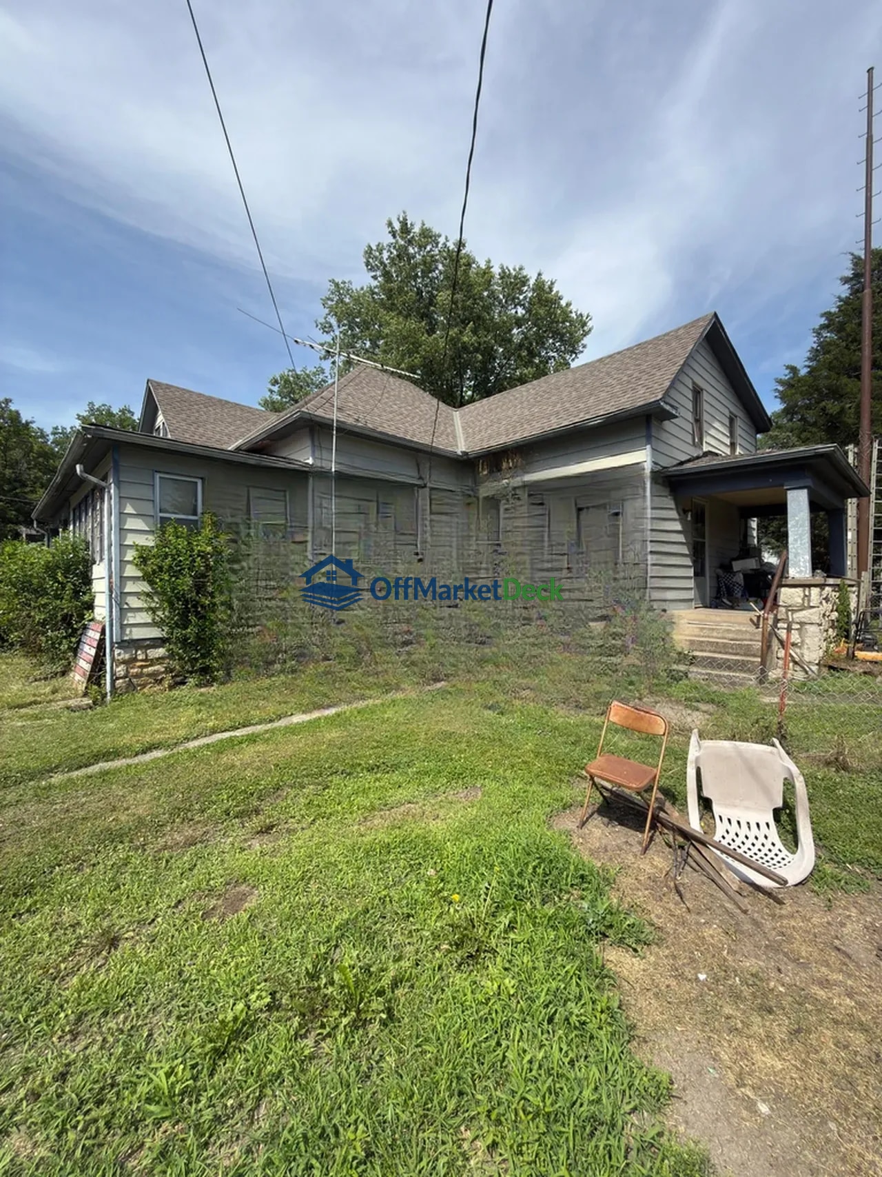 Off-market house in Excelsior Springs, Missouri — 3 beds, 2 baths, $91,690 — photo 3 of 8