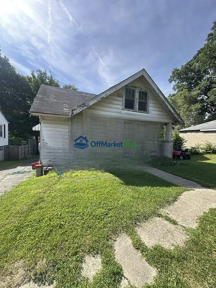 Off-market house in Cincinnati, Ohio — 4 beds, 1 bath, $112,800 — photo 2 of 6