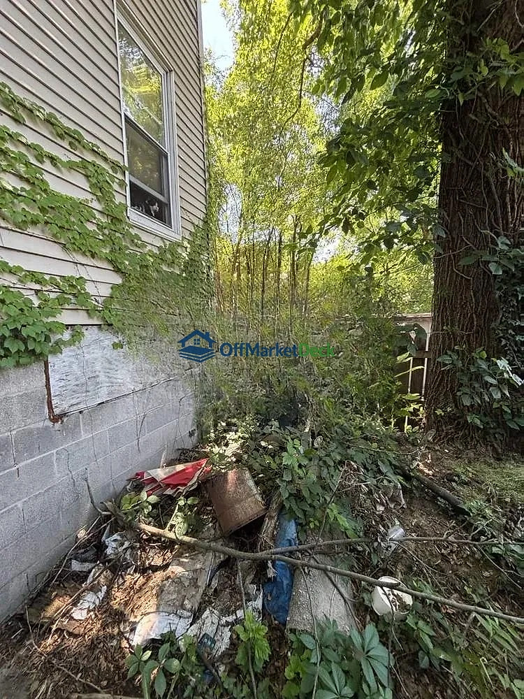 Off-market house in Cumberland, Maryland — 3 beds, 2 baths, $42,050 — photo 8 of 8