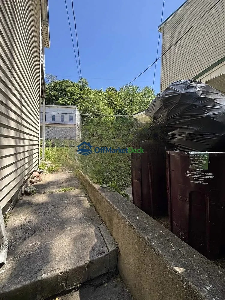 Off-market house in Cumberland, Maryland — 3 beds, 2 baths, $42,050 — photo 4 of 8