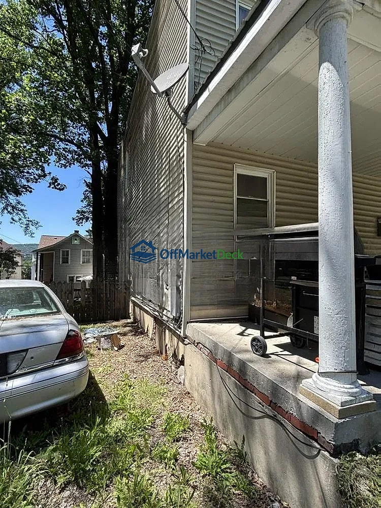 Off-market house in Cumberland, Maryland — 3 beds, 2 baths, $42,050 — photo 3 of 8