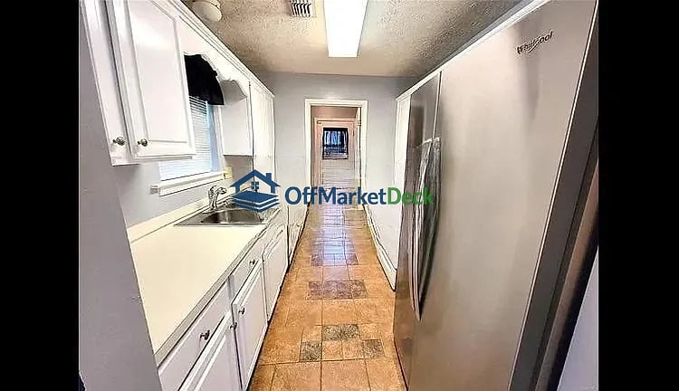 Off-market house in Montgomery, Alabama — 3 beds, 2 baths, $115,000 — photo 2 of 8