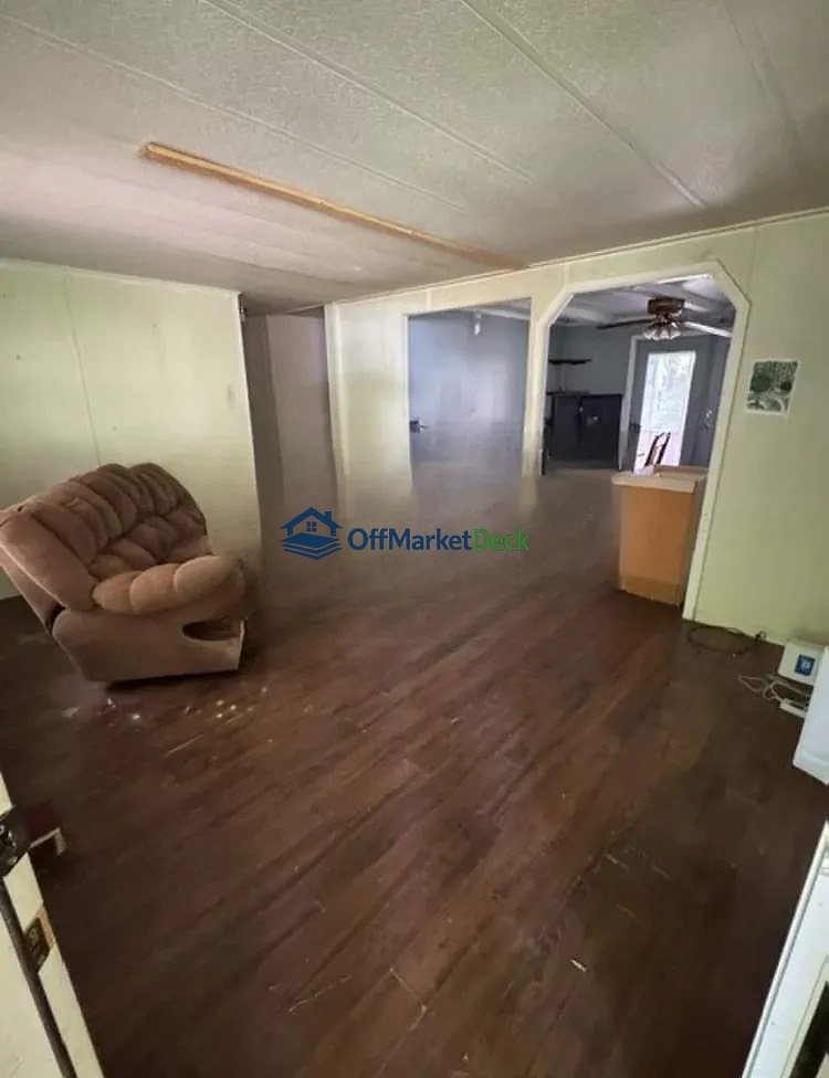 Off-market house in Temple, Georgia — 3 beds, 2 baths, $138,000 — photo 5 of 8