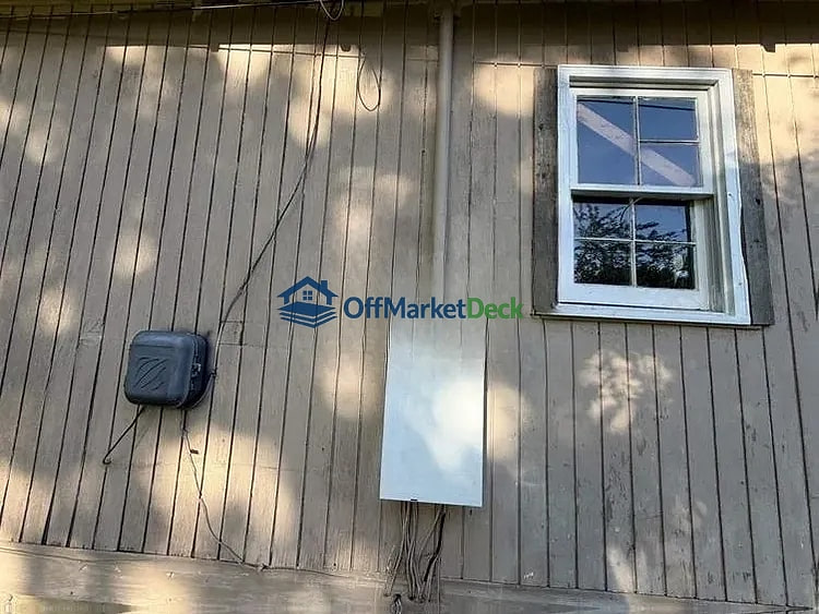 Off-market house in Gadsden, Alabama — 2 beds, 1 bath, $15,300 — photo 5 of 8