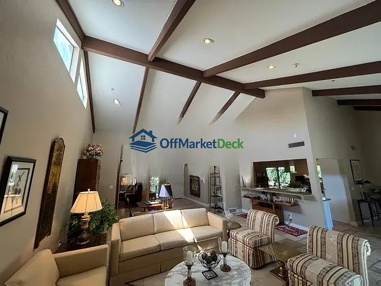 Off-market house in Scottsdale, Arizona — 3 beds, 2 baths, $950,000 — photo 8 of 8