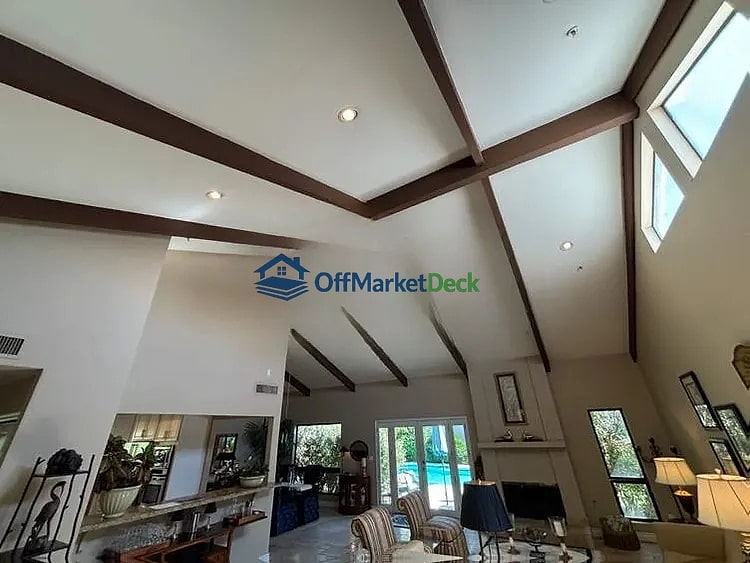 Off-market house in Scottsdale, Arizona — 3 beds, 2 baths, $950,000 — photo 6 of 8