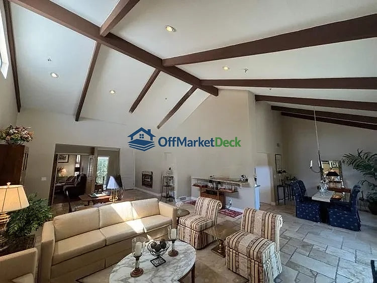 Off-market house in Scottsdale, Arizona — 3 beds, 2 baths, $950,000 — photo 7 of 8