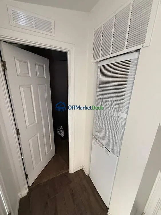Off-market house in Prescott Valley, Arizona — 1 bed, 1 bath, $155,000 — photo 6 of 8