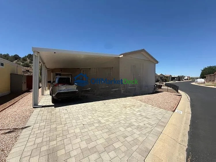 Off-market house in Prescott Valley, Arizona — 1 bed, 1 bath, $155,000 — photo 2 of 8
