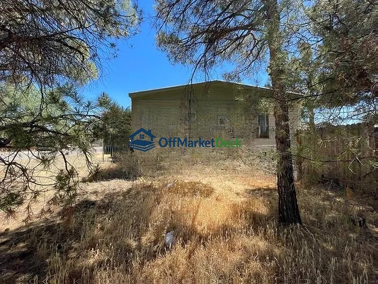 Off-market house in Chino Valley, Arizona — 2 beds, 2 baths, $165,000 — photo 8 of 8
