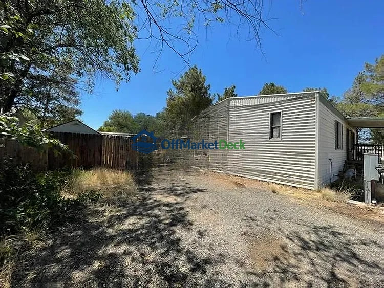 Off-market house in Chino Valley, Arizona — 2 beds, 2 baths, $165,000 — photo 3 of 8