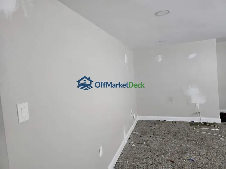 Off-market house in Wilmington, Delaware — 5 beds, 3 baths, $475,000 — photo 8 of 8