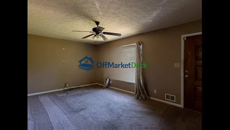 Off-market house in Marietta, Georgia — 3 beds, 1.5 baths, $220,000 — photo 5 of 8