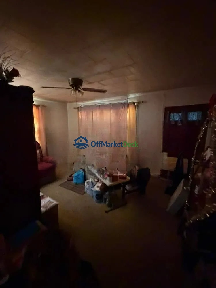 Off-market house in Durham, North Carolina — 3 beds, 1 bath, $118,500 — photo 3 of 8
