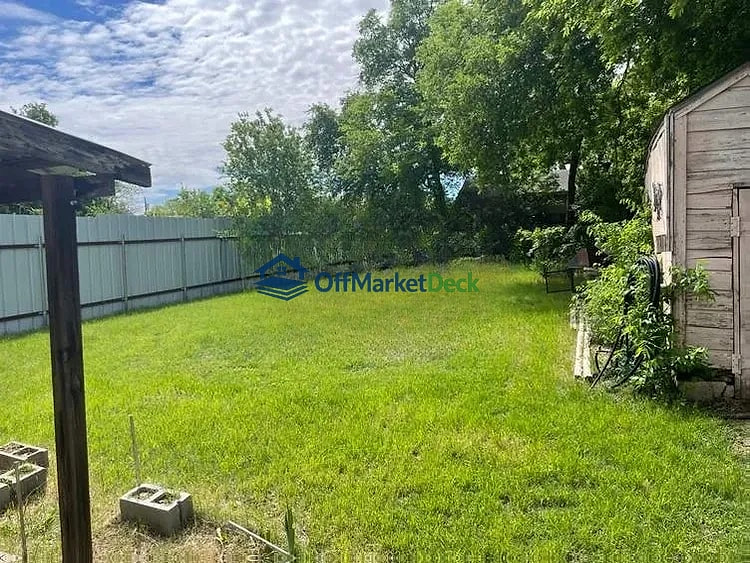 Off-market house in Dallas, Texas — 2 beds, 1 bath, $135,000 — photo 5 of 8