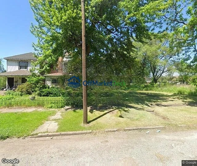 Off-market house in Gary, Indiana — 3 beds, 1 bath, $79,900 — photo 2 of 3