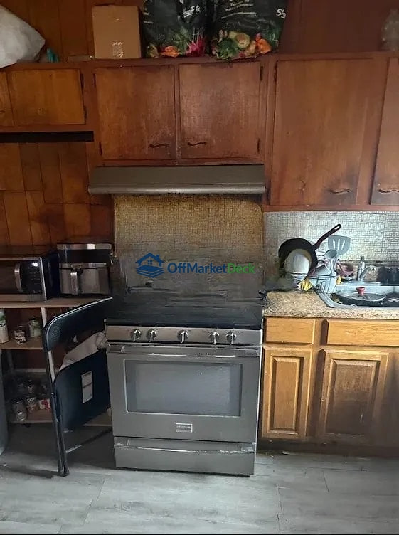 Off-market house in Philadelphia, Pennsylvania — 3 beds, 1 bath, $100,000 — photo 3 of 6