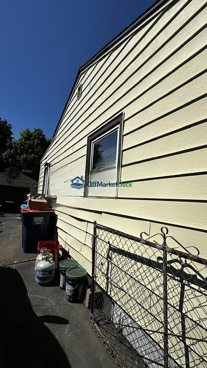 Off-market house in Rochester, New York — 3 beds, 1 bath, $64,900 — photo 8 of 8