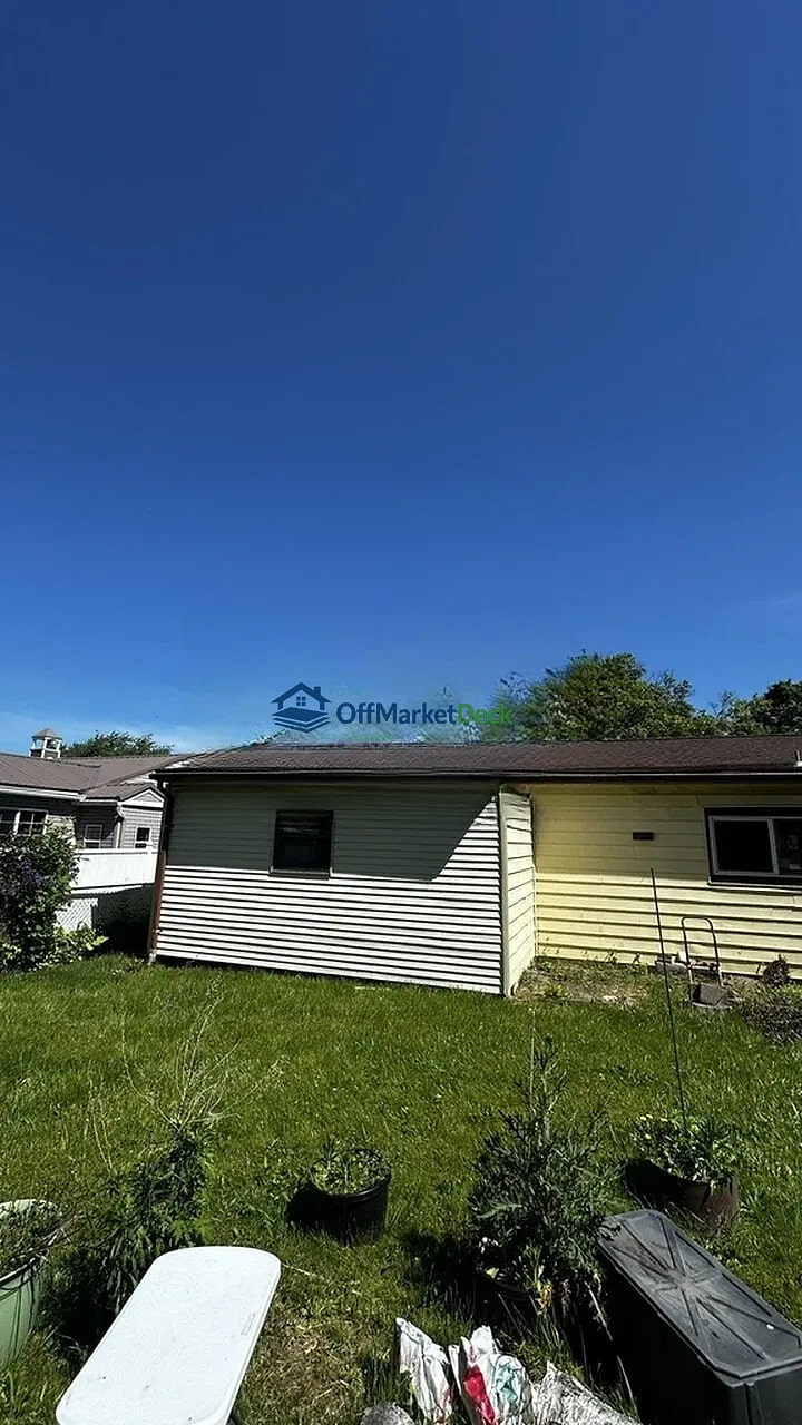 Off-market house in Rochester, New York — 3 beds, 1 bath, $64,900 — photo 6 of 8