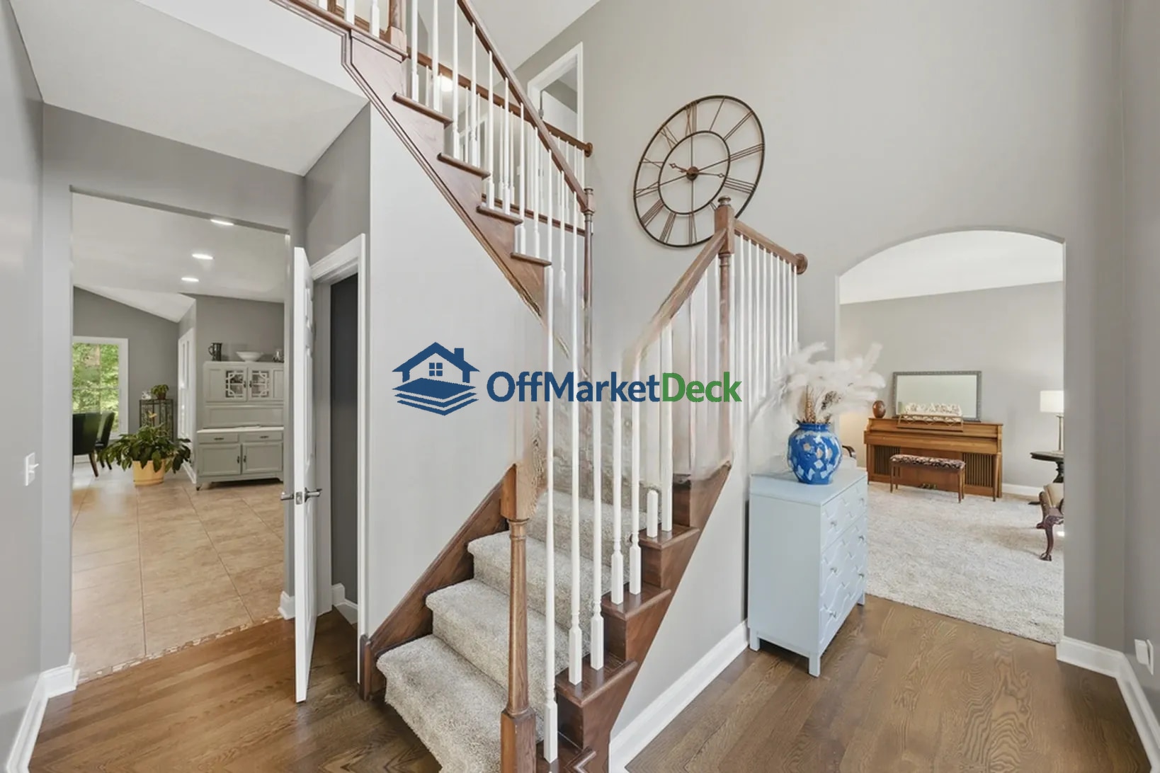 Off-market house in Avon Lake, Ohio — 5 beds, 4.5 baths, $740,000 — photo 3 of 8