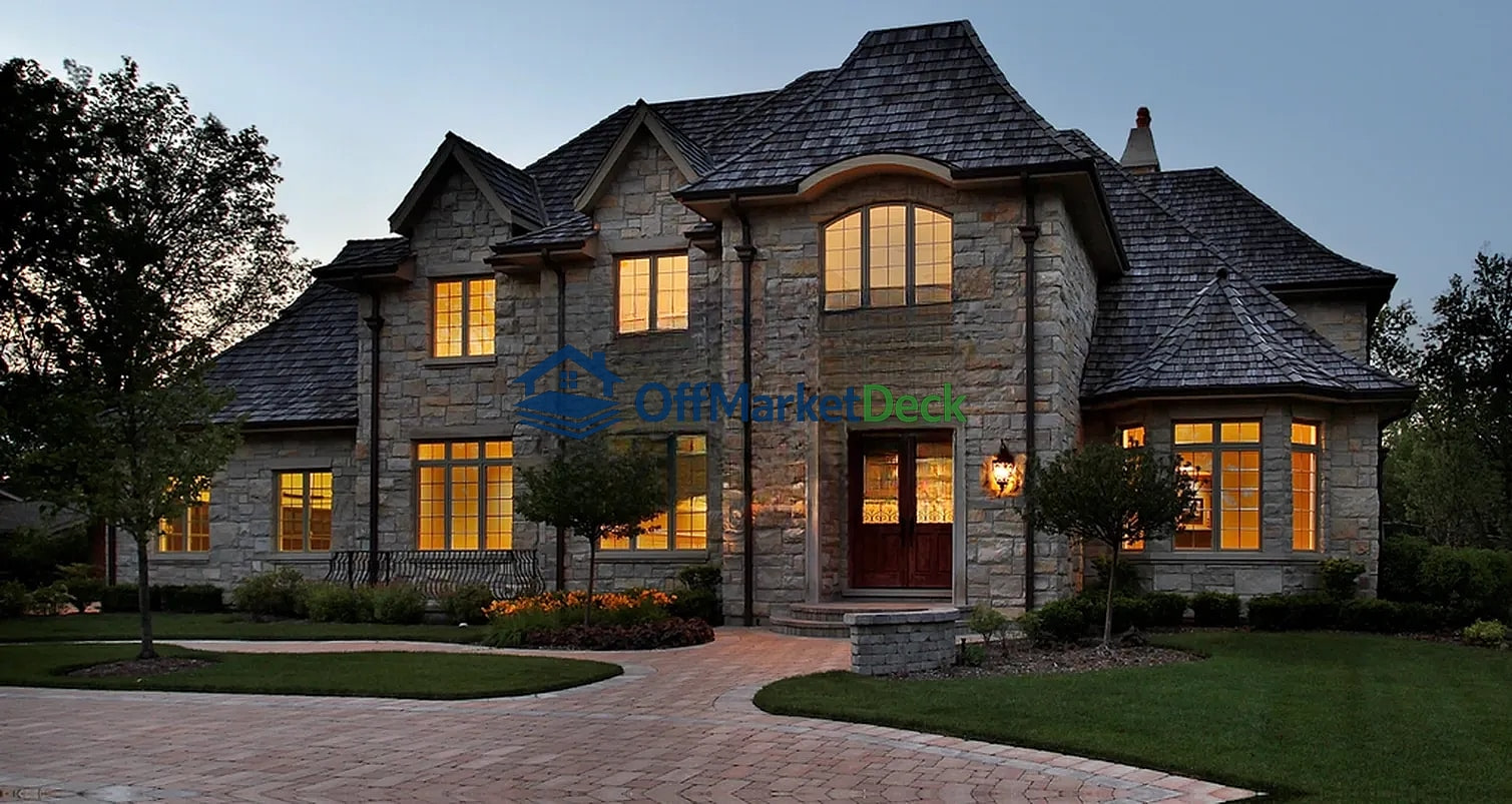 Off-market house in Valley View, Ohio — 4 beds, 3.5 baths, $799,990 — photo 7 of 8