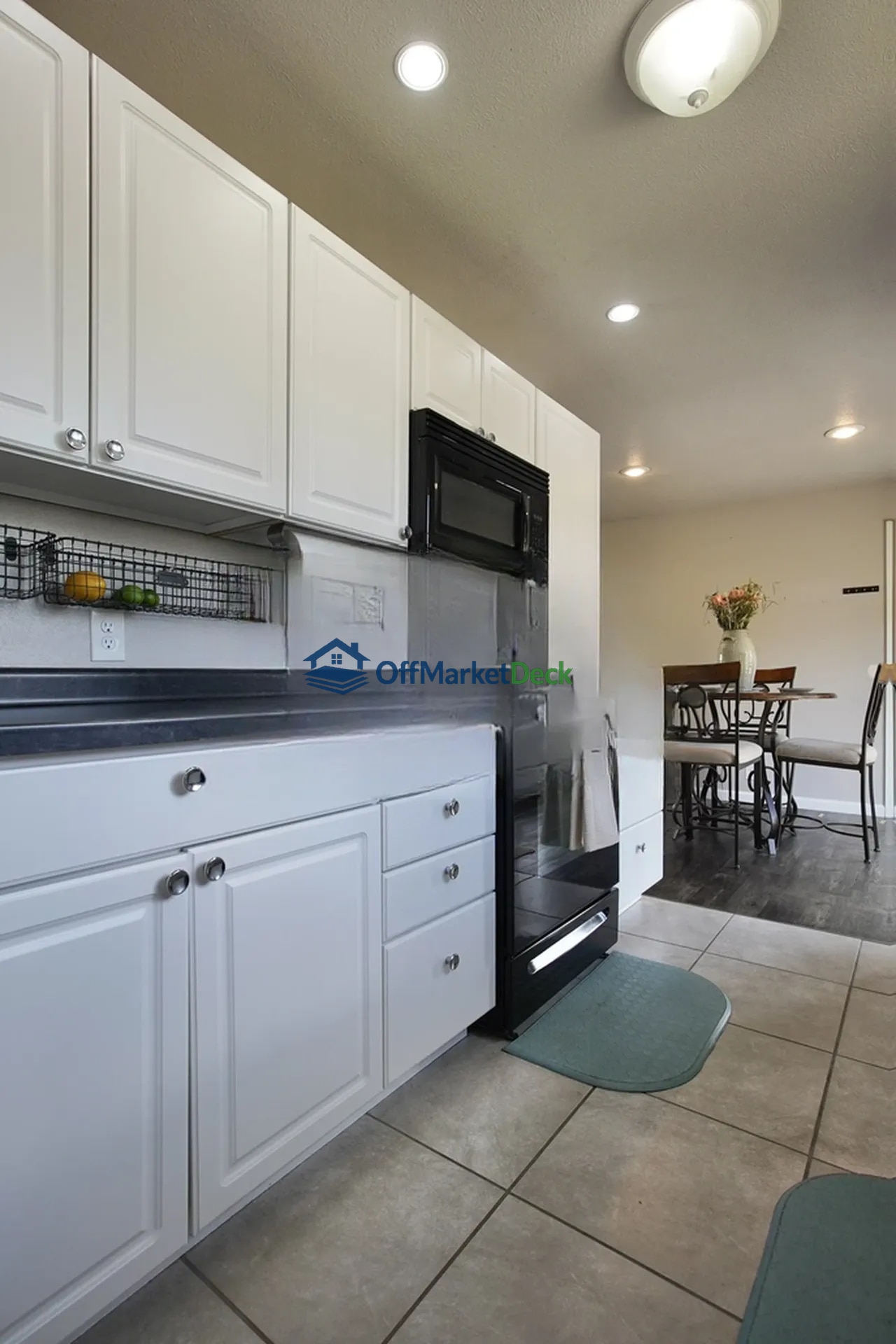 Off-market house in Bar Nunn, Wyoming — 4 beds, 2 baths, $310,000 — photo 4 of 8