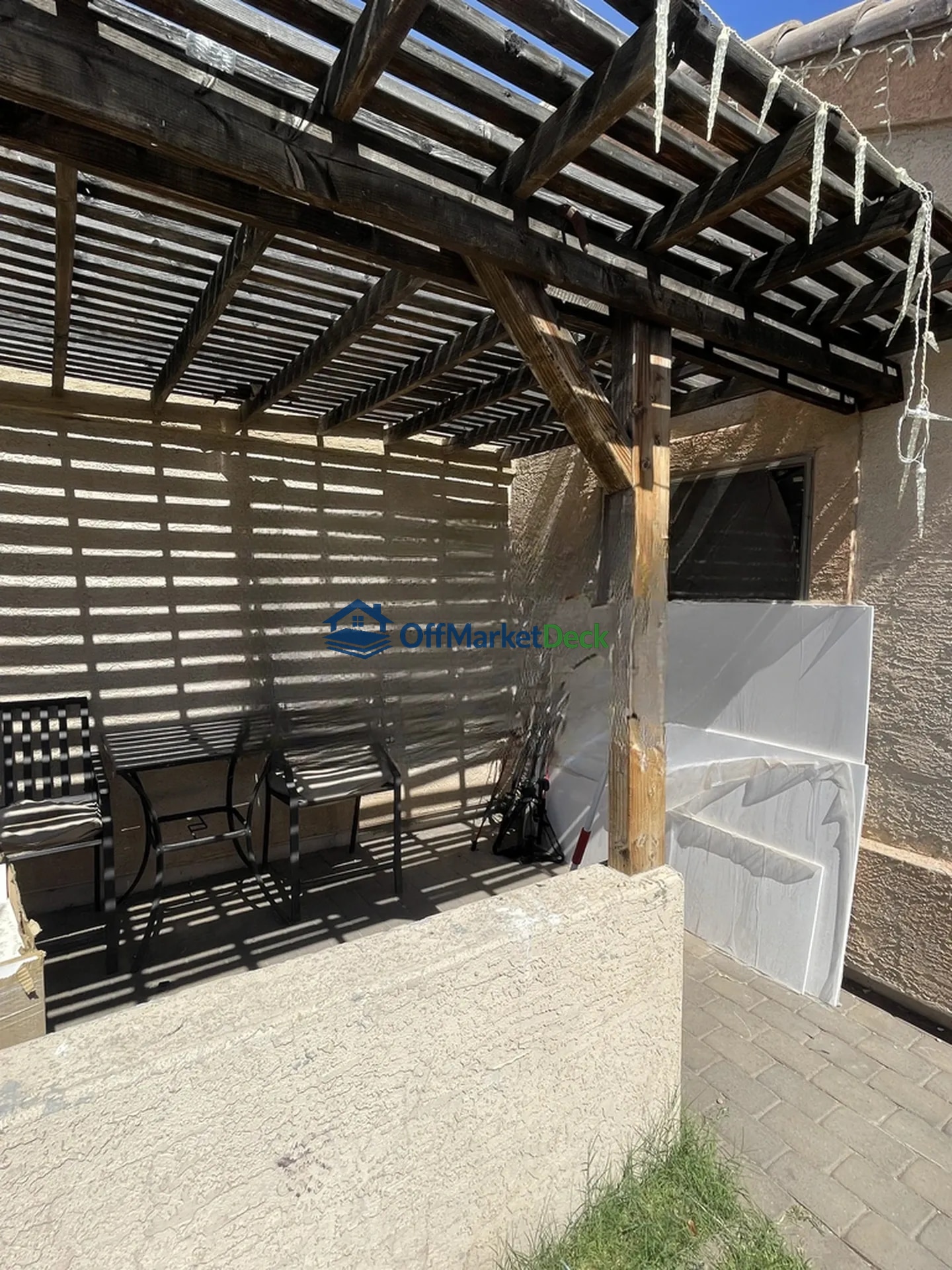 Off-market house in El Mirage, Arizona — 3 beds, 2 baths, $249,990 — photo 3 of 8