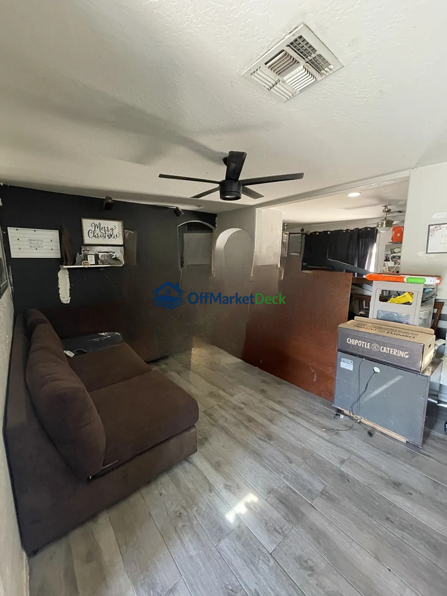 Off-market house in El Mirage, Arizona — 3 beds, 2 baths, $249,990 — photo 7 of 8