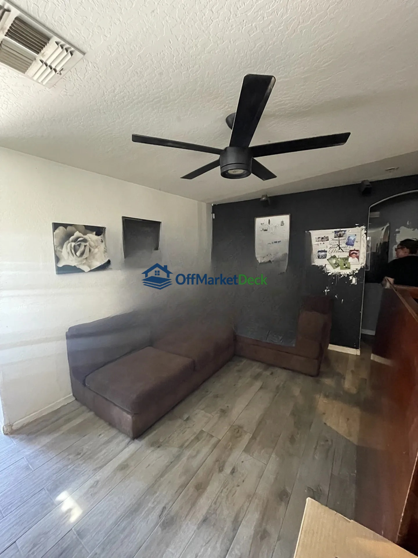 Off-market house in El Mirage, Arizona — 3 beds, 2 baths, $249,990 — photo 8 of 8