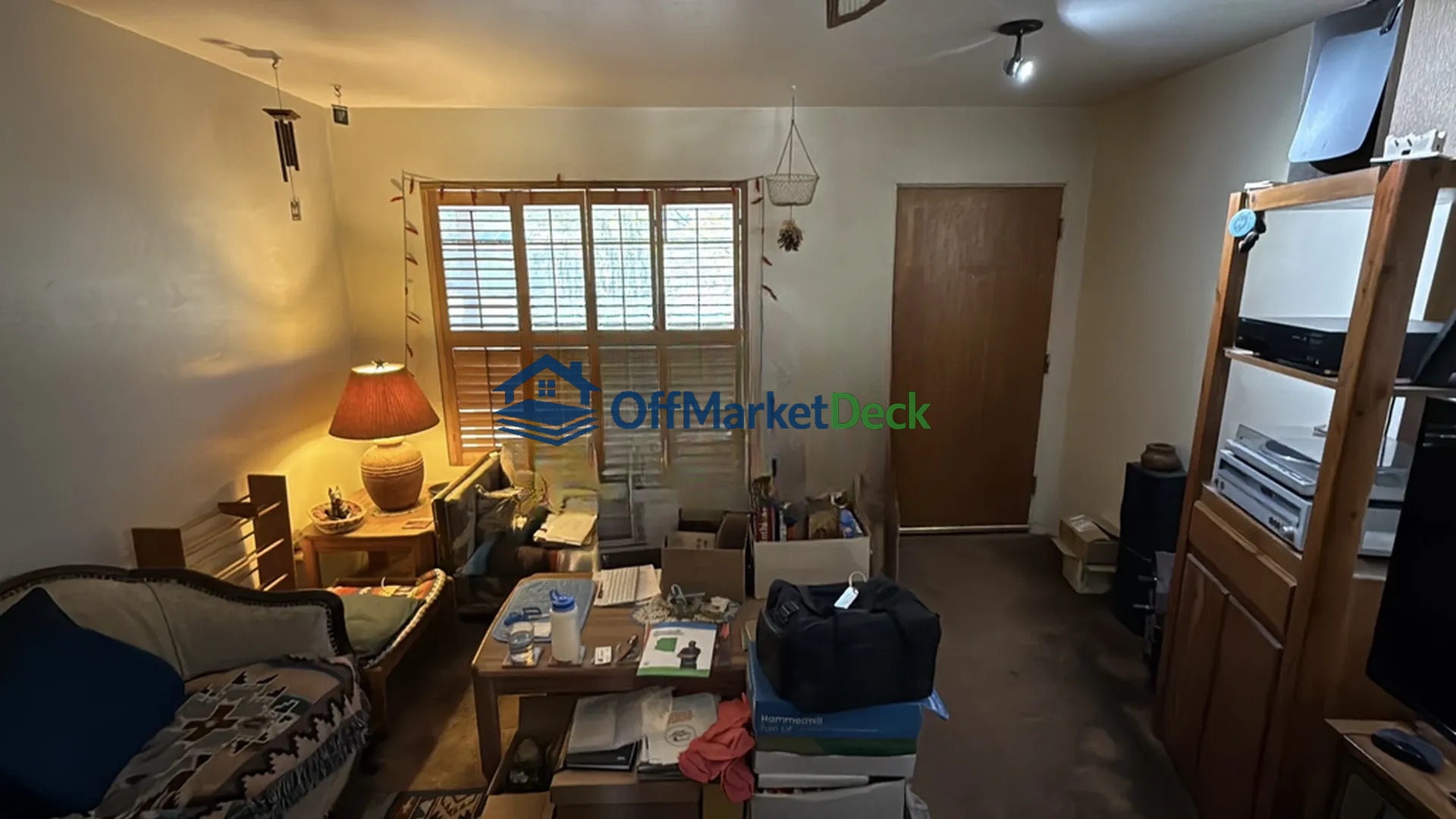 Off-market house in Phoenix, Arizona — 3 beds, 1 bath, $274,990 — photo 3 of 8