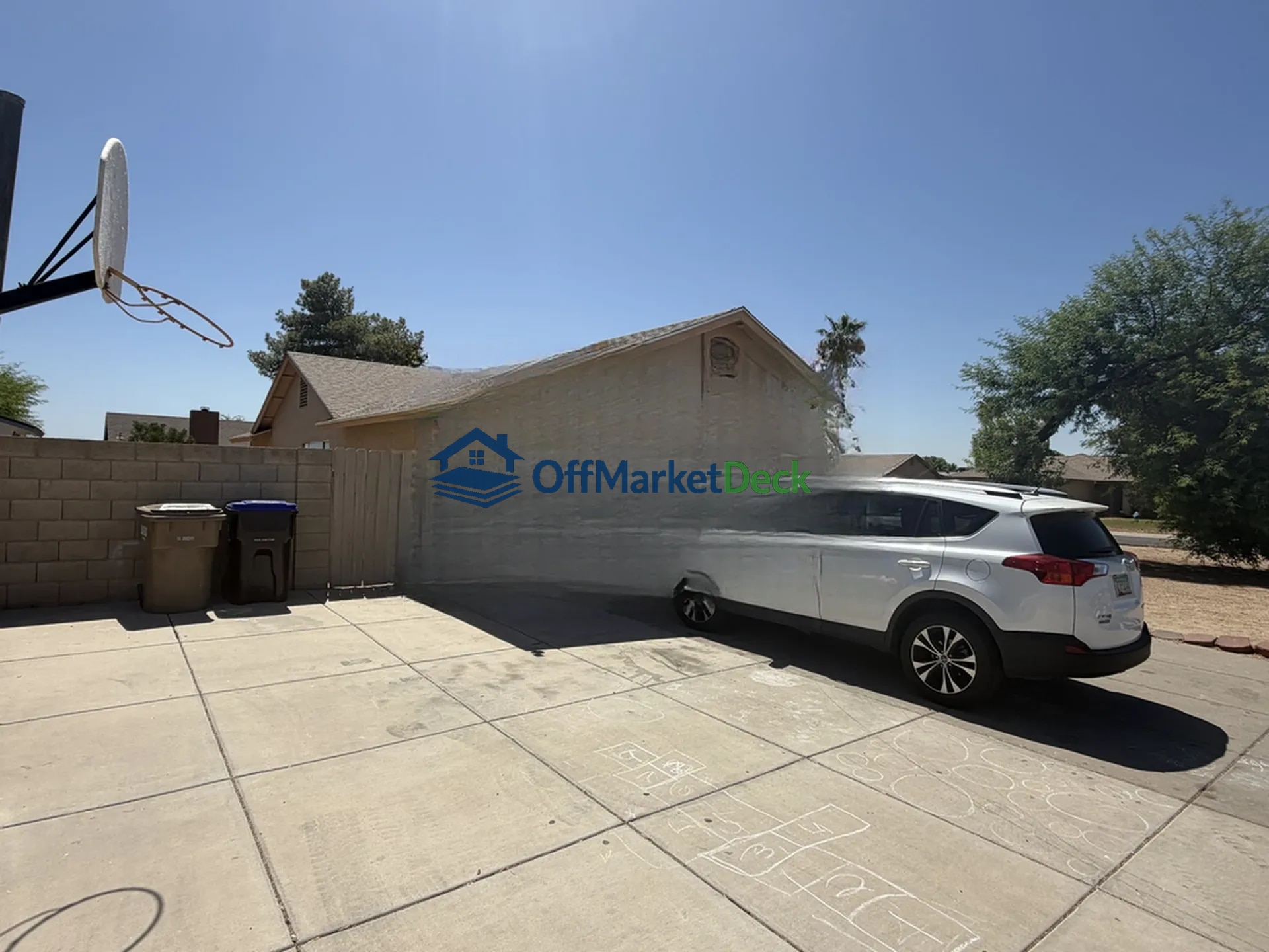 Off-market house in Peoria, Arizona — 3 beds, 2 baths, $334,990 — photo 3 of 8