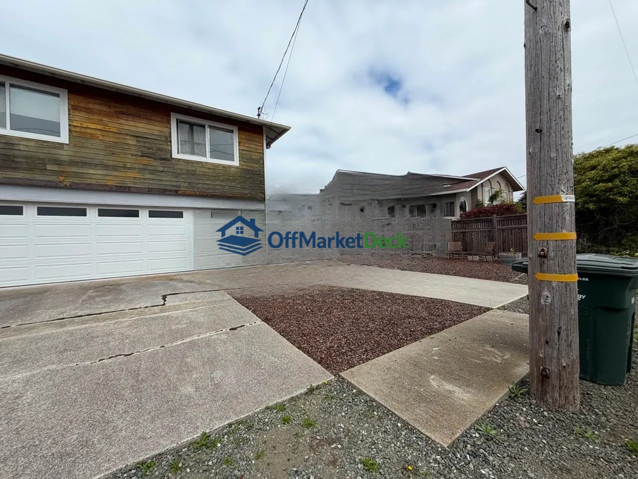 Off-market house in Moss Beach, California — 4 beds, 3 baths, $1,219,900 — photo 6 of 8