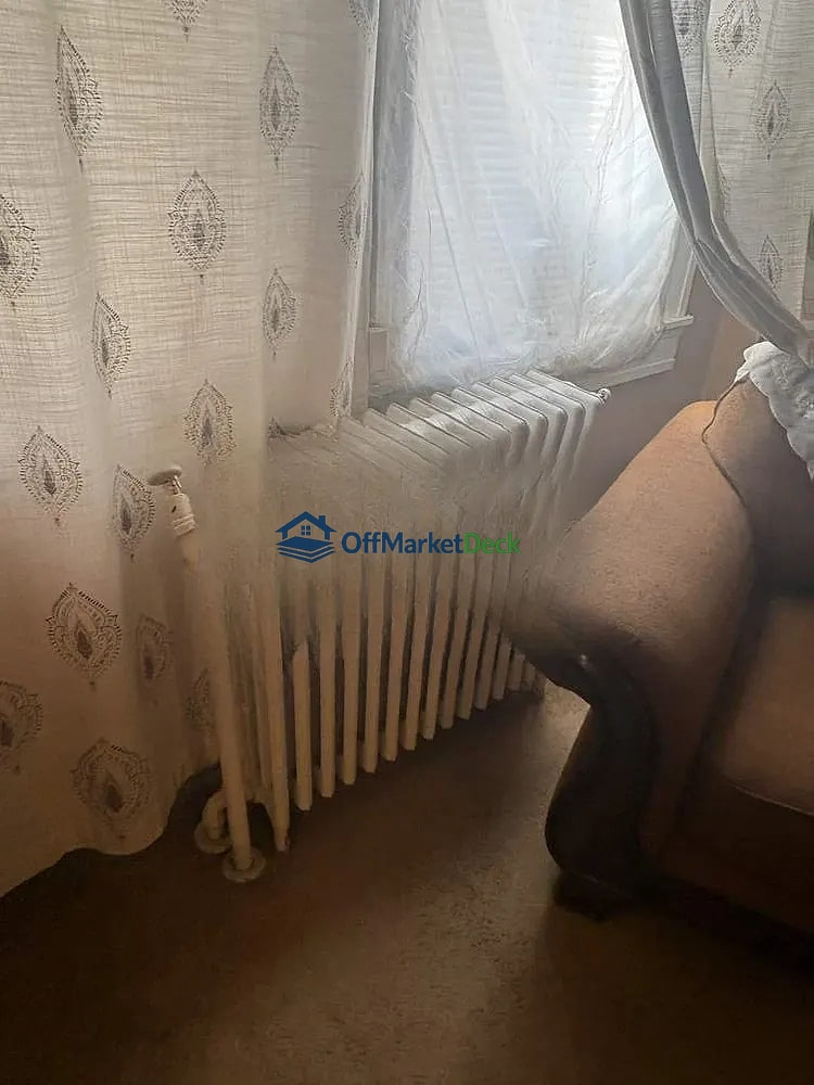 Off-market house in Baltimore, Maryland — 2 beds, 1 bath, $83,400 — photo 5 of 8