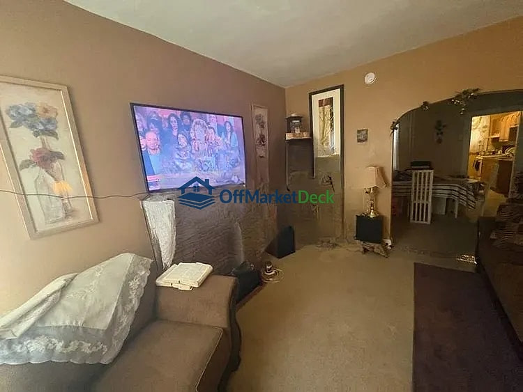 Off-market house in Baltimore, Maryland — 2 beds, 1 bath, $83,400 — photo 3 of 8