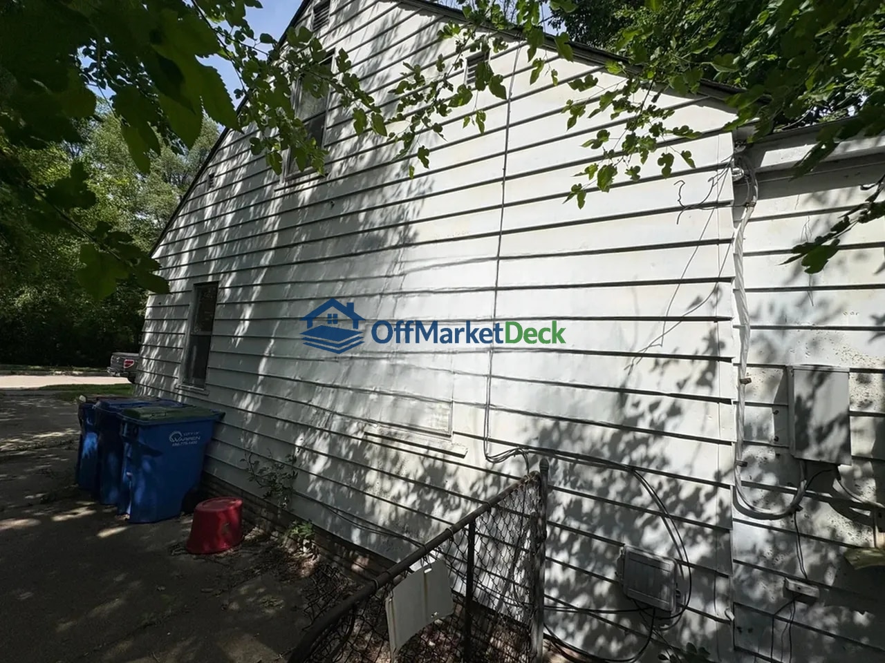 Off-market house in Warren, Michigan — 3 beds, 1 bath, $67,900 — photo 2 of 8