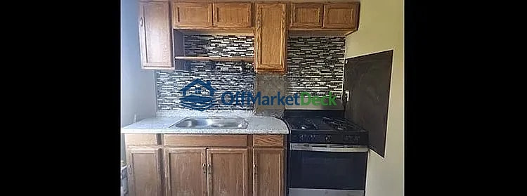 Off-market house in Baltimore, Maryland — 3 beds, 2 baths, $130,000 — photo 6 of 8