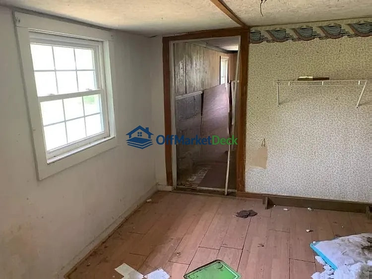 Off-market house in Nancy, Kentucky — 3 beds, 2 baths, $62,000 — photo 8 of 8
