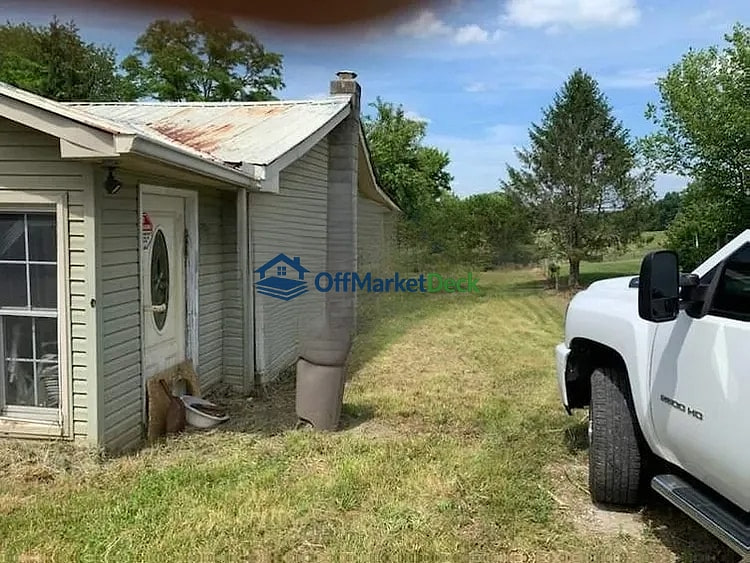Off-market house in Nancy, Kentucky — 3 beds, 2 baths, $62,000 — photo 2 of 8