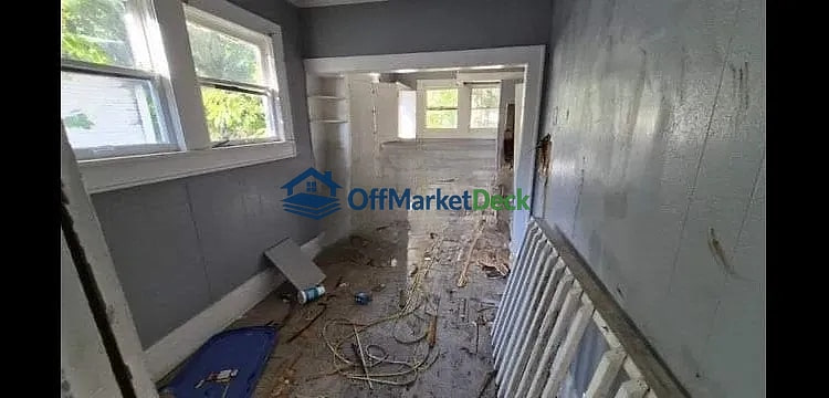 Off-market house in Shreveport, Louisiana — 3 beds, 2 baths, $19,250 — photo 7 of 8