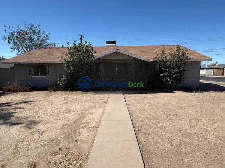 Off-market house in Phoenix, Arizona — 4 beds, 2 baths, $265,000