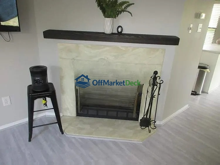 Off-market house in Florissant, Missouri — 1 bed, 1 bath, $65,000 — photo 5 of 8