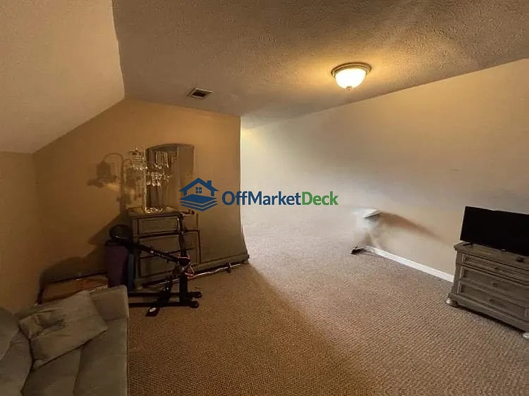 Off-market house in Byram, Mississippi — 4 beds, 3 baths, $212,500 — photo 6 of 8