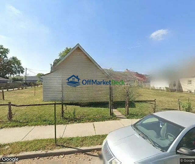 Off-market house in Indianapolis, Indiana — 2 beds, 1 bath, $59,900 — photo 2 of 3