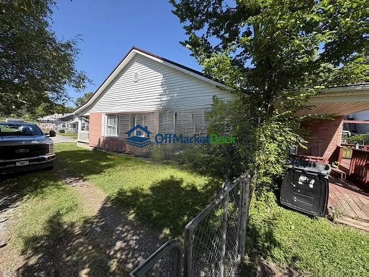 Off-market house in Kingsport, Tennessee — 2 beds, 2 baths, $100,000