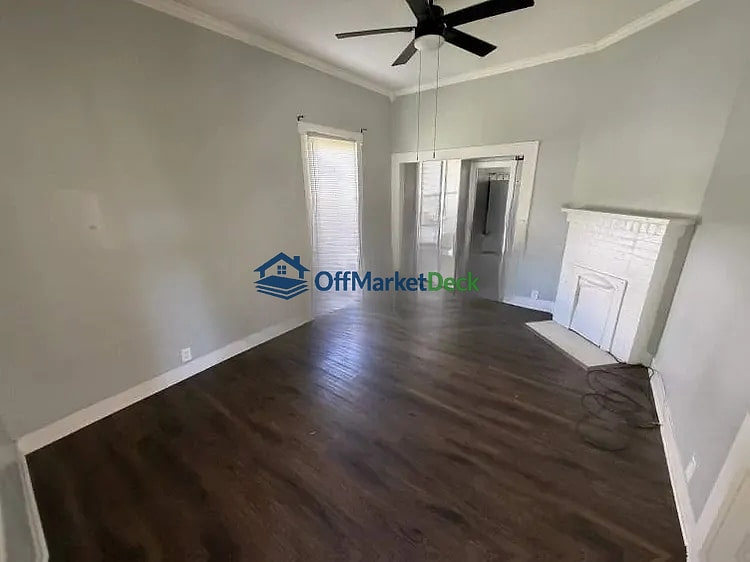 Off-market house in Kingsport, Tennessee — 2 beds, 2 baths, $100,000 — photo 8 of 8