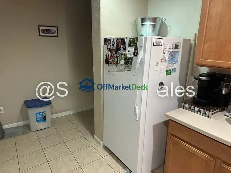 Off-market house in Sacramento, California — 2 beds, 2 baths, $310,000 — photo 6 of 8